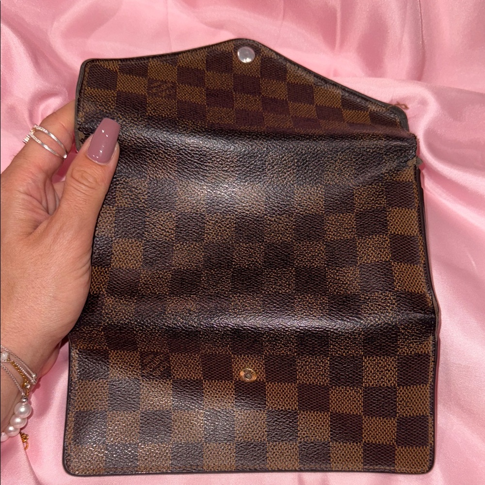 Louis Vuitton Wallet - Picture 11 of 11